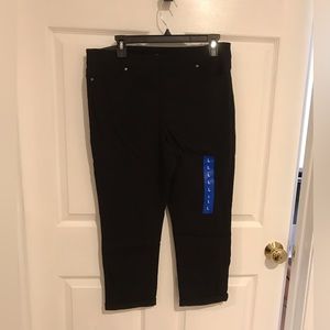 Mario Serrani Woman’s Comfort Stretch Cuff Capri Black Size Large NWT